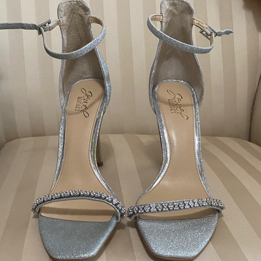 Badgley Mischka Elegant Silver Heels with Ankle Strap see last pic for tiny flaw